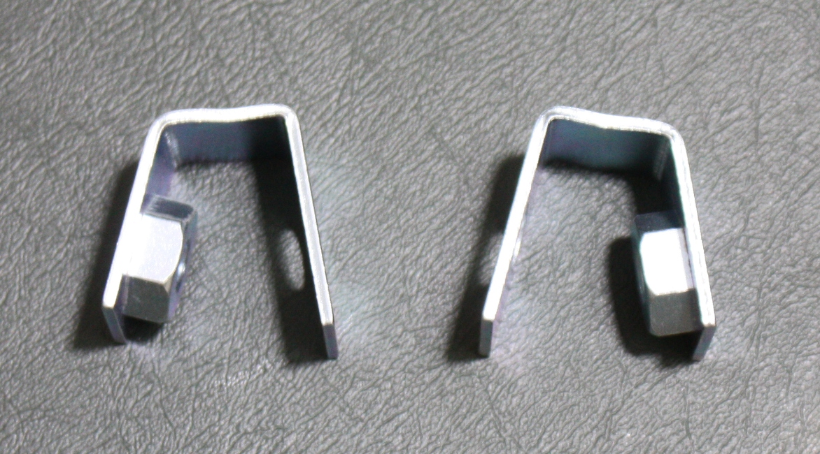 COPPIA PIASTRE ANGOLARI A U PARAURTI ANT MGB