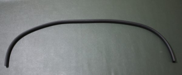 GUARNIZIONE ANTERIORE CAPOTTA TRIUMPH TR4A