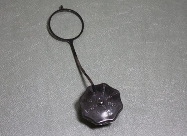 TAPPO OLIO MOTORE SU TESTA MIDGET MK3 1275cc