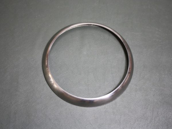 GHIERA FARI ANTERIORE ESTERNA DAIMLER V8